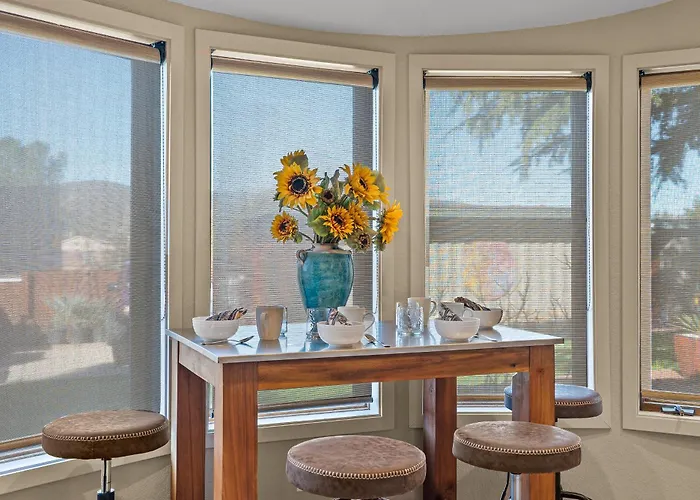 Enchanted Desert Oasis - 5 Bd 3.5 Ba Sleeps10 *