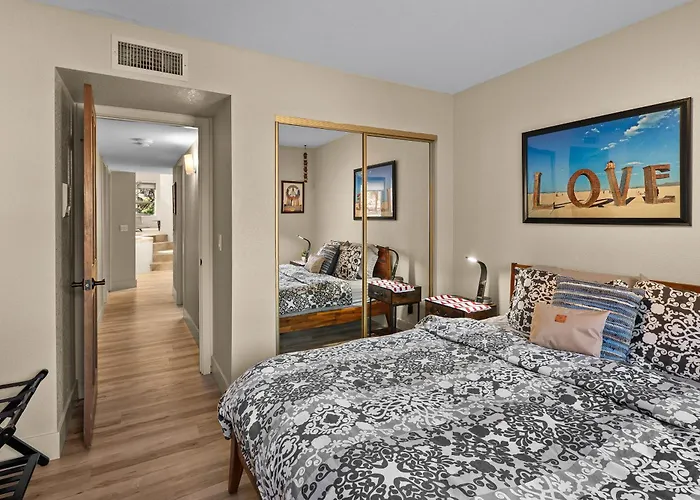 Enchanted Desert Oasis - 5 Bd 3.5 Ba Sleeps10 Holiday home *