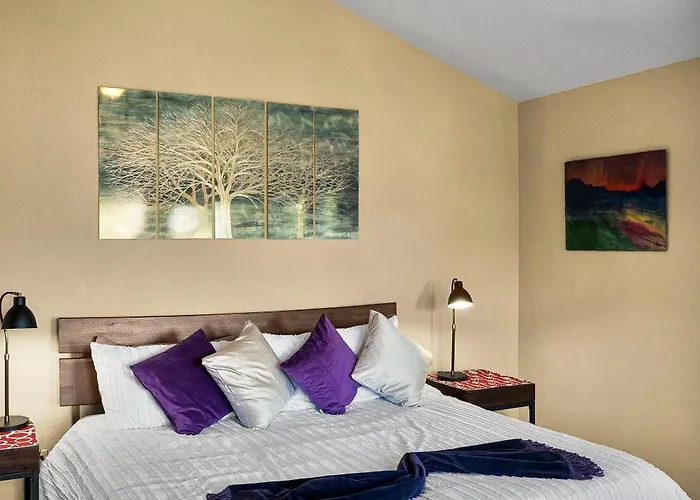 Enchanted Desert Oasis - 5 Bd 3.5 Ba Sleeps10 Holiday home