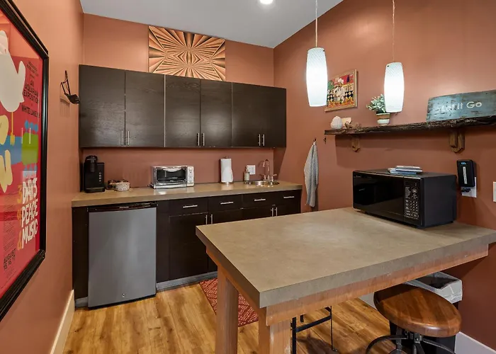 Enchanted Desert Oasis - 5 Bd 3.5 Ba Sleeps10 Holiday home *