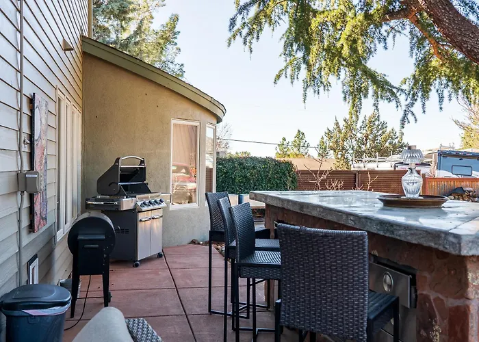 Holiday home Enchanted Desert Oasis - 5 Bd 3.5 Ba Sleeps10